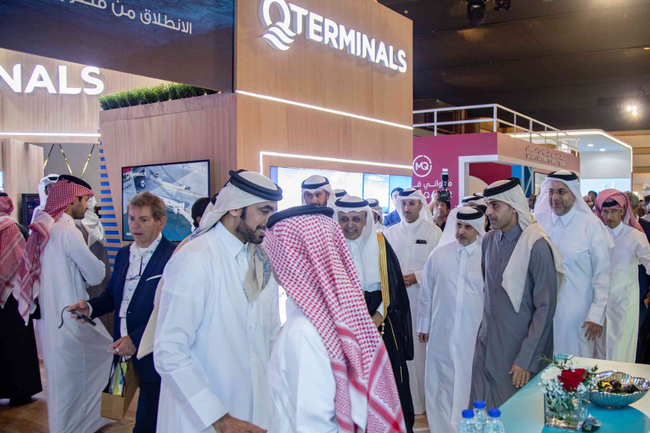 Busy-exhibition-hall